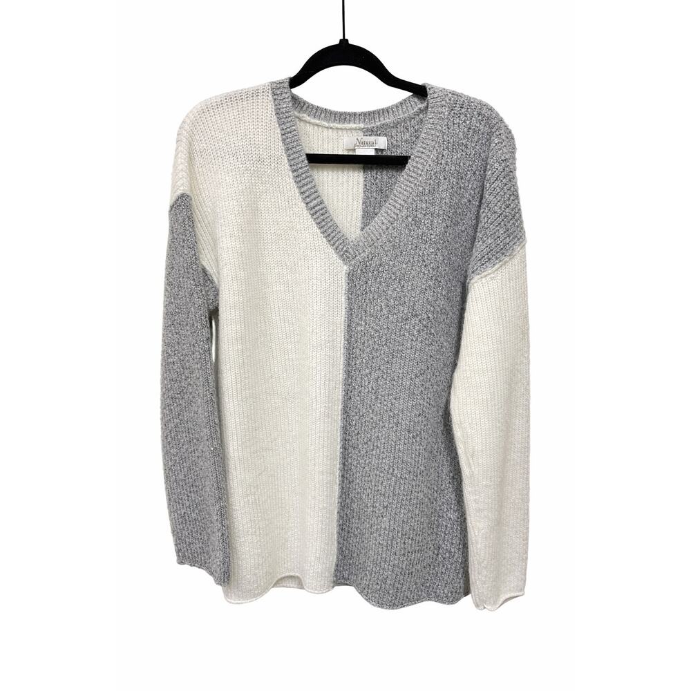 Natural Reflections Large Color Block V-Neck Sweater Gray Ivory Soft Knit
